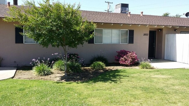 Building Photo - 2541 Encina St