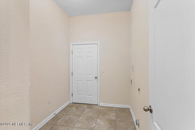 Building Photo - 208 Larkin Pl