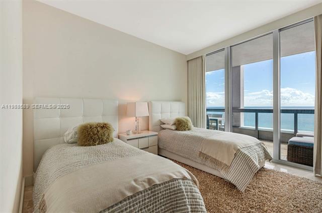 Foto del edificio - 6899 Collins Ave