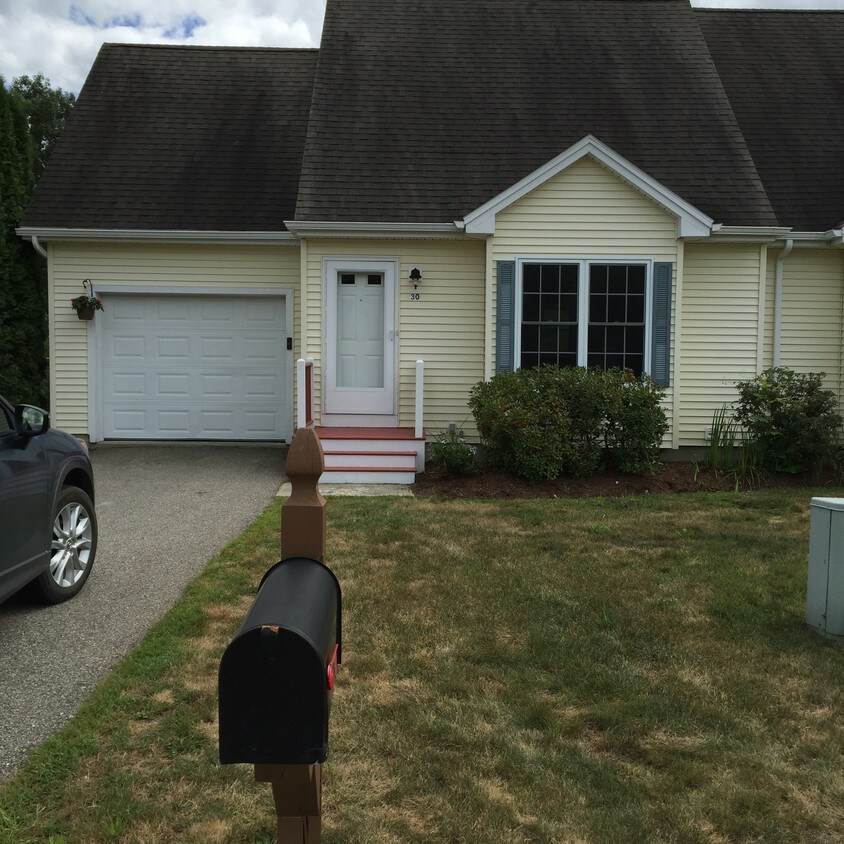 30 Duff Thompson Ln, Lee, NH 03861 Townhome Rentals in Lee NH