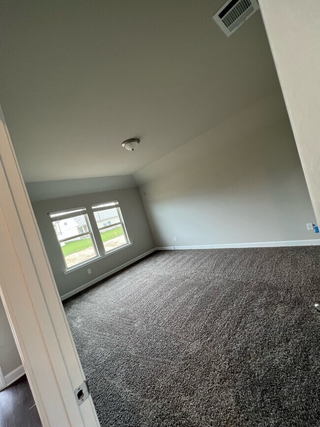 Building Photo - 732 Correns Ln