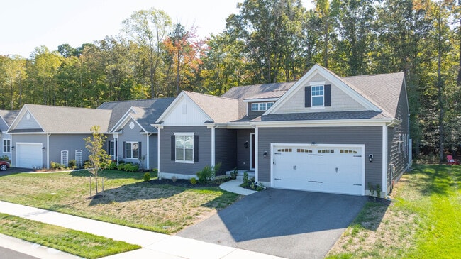 Foto del edificio - 22395 Arbor Cir