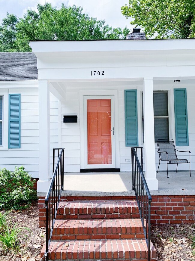 Foto del edificio - 3 Bed 2 Baths Grid home with fenced backya...