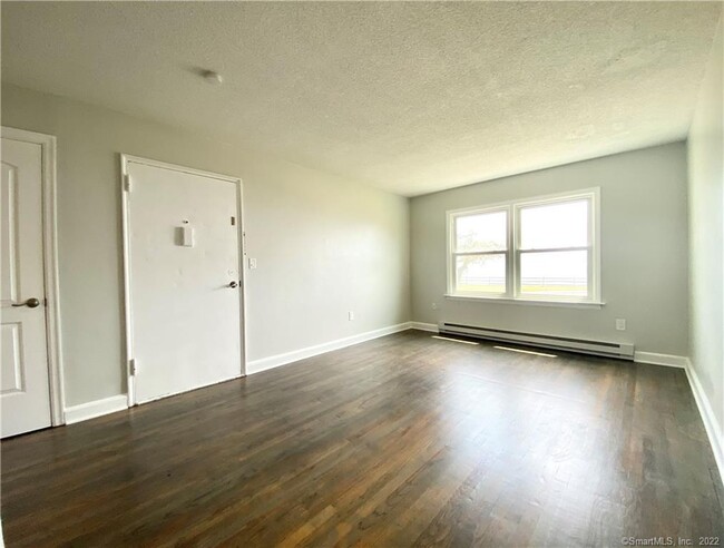 Building Photo - 208 Point Beach Dr