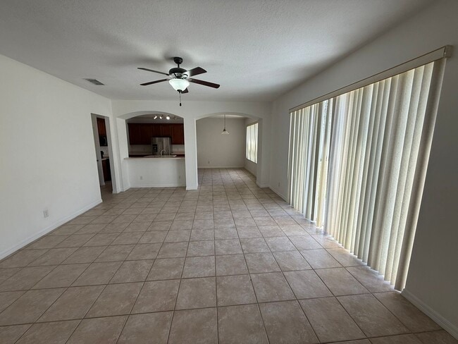 Foto del edificio - 2616 Plumberry Ave