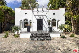 Building Photo - 639 Westbourne Dr