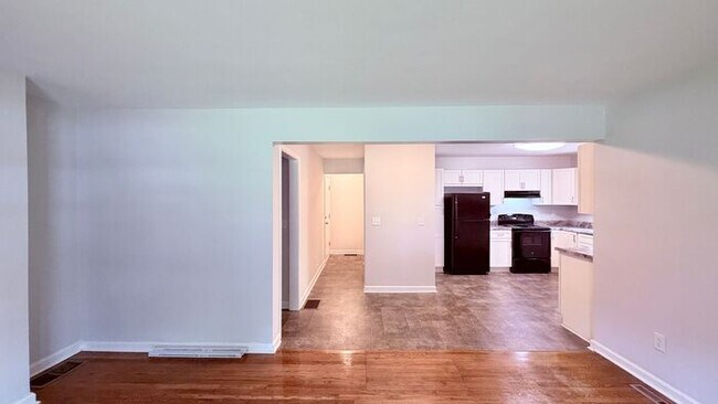 Foto del edificio - Venetian Hills Hidden Gem! 3 Bed - 2 Bath Near Fort McPherson, Available NOW!