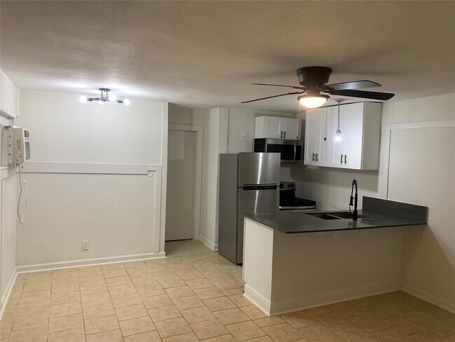 Foto del edificio - 7610 Red Robin Ln