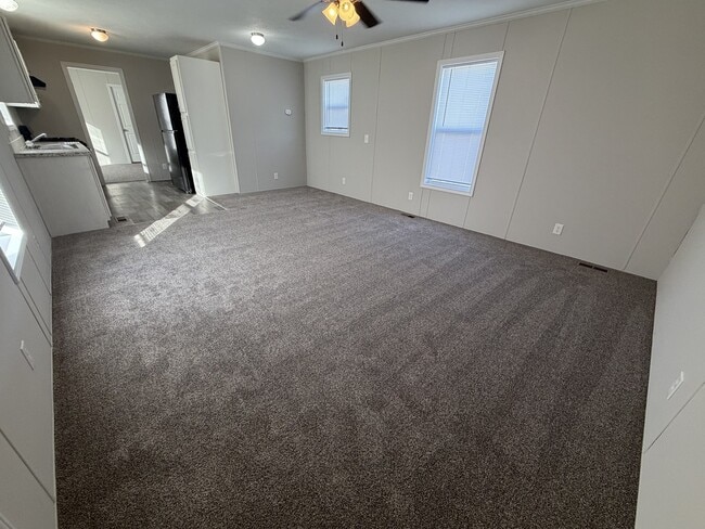 Building Photo - 38027 Leverette Ave