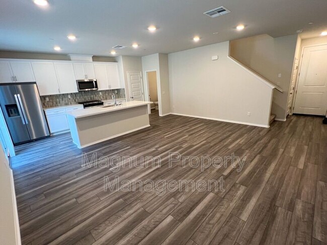 Foto del edificio - 40636 Birchfield Dr