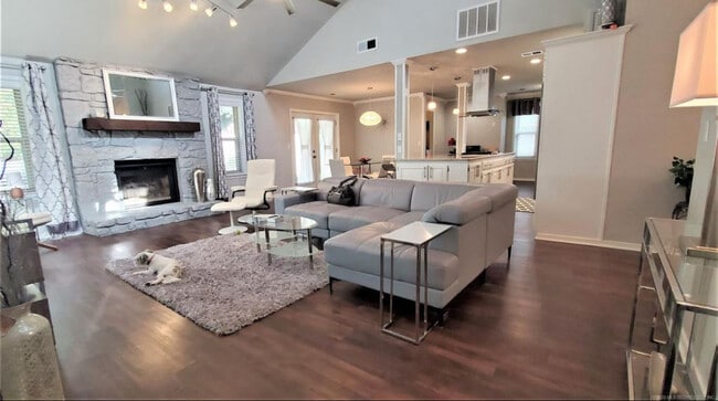 Building Photo - 189 Fox Run Cir