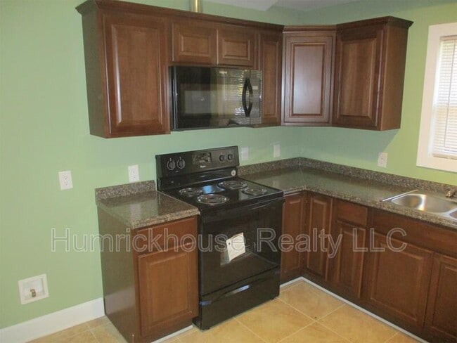 Building Photo - 1725 Longleaf Dr