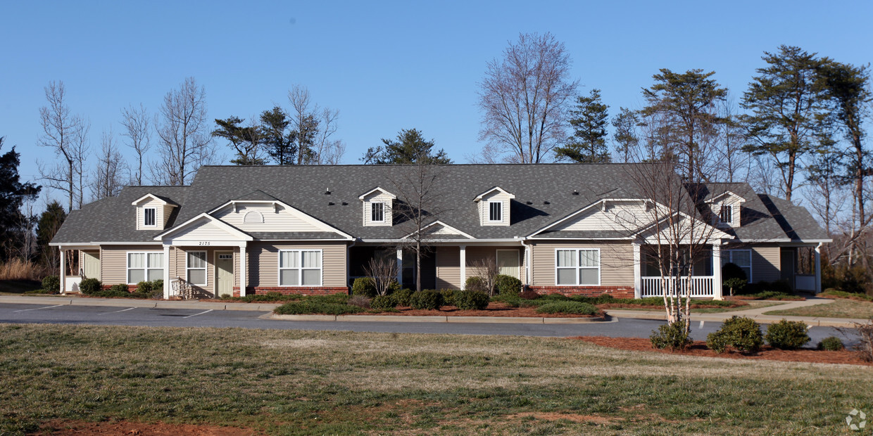 Building Photo - East Broad Crossing Apartments