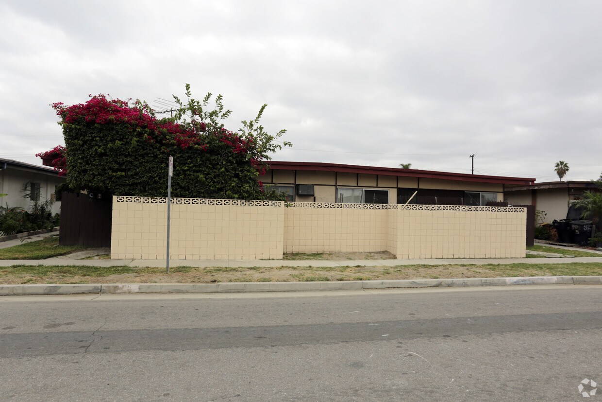 Foto del edificio - 8921 Pacific Ave