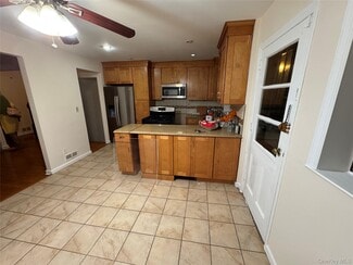 Building Photo - 3807 Laconia Ave