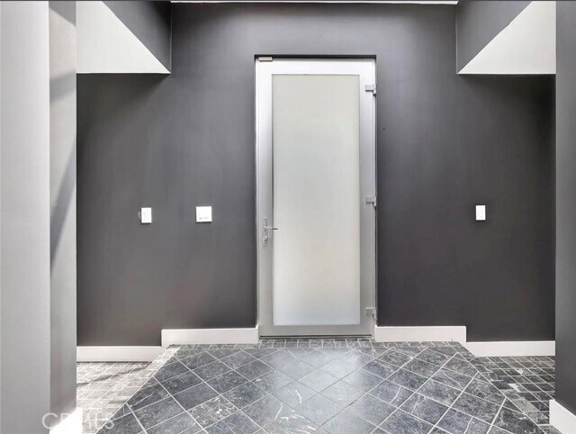 Foto del edificio - 6396 Weidlake Dr