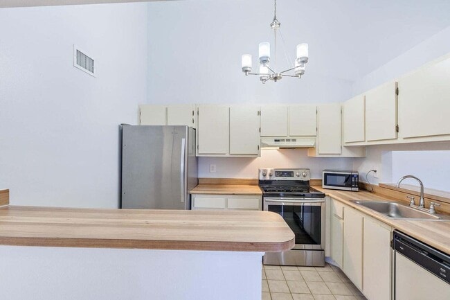 Building Photo - 6299 Chasewood Dr
