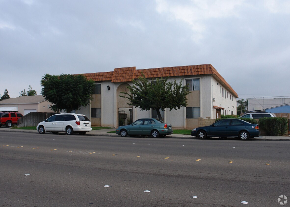 Building Photo - 757 9th St