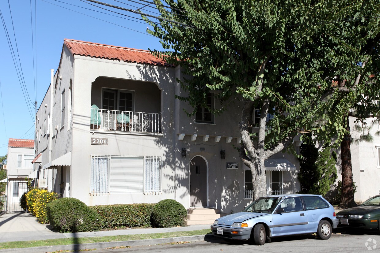 Foto del edificio - 2209 E 6th St