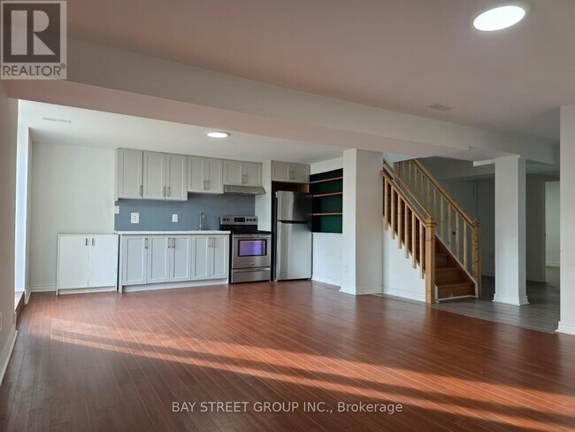 Photo du bâtiment - 882 Southdown Dr