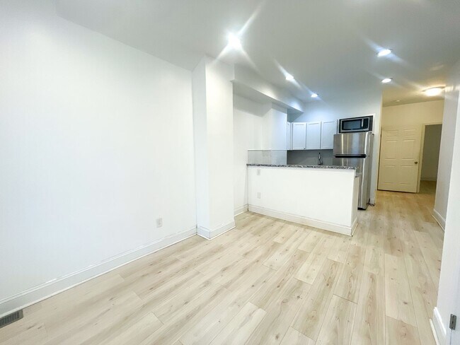 Building Photo - 5841 Crittenden St