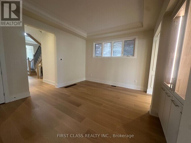 Building Photo - 8 Balance Cres