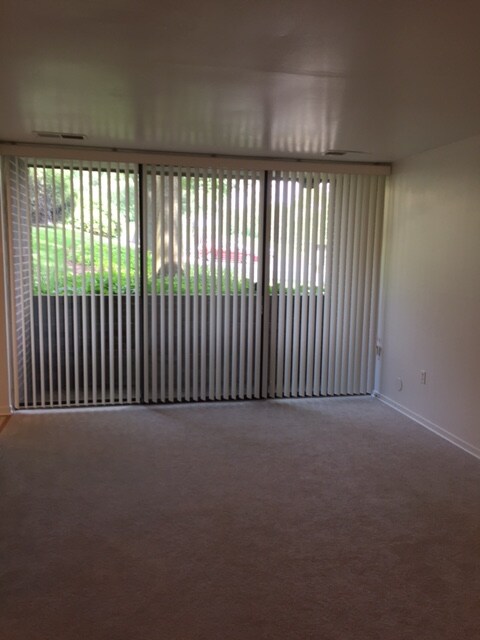 Foto del edificio - 8709 Hayshed Ln