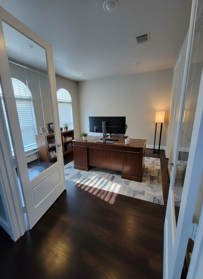 Foto del edificio - 2705 Kennedy St