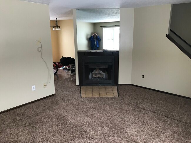 large living room with firepalce - 312 Cross Wind Dr