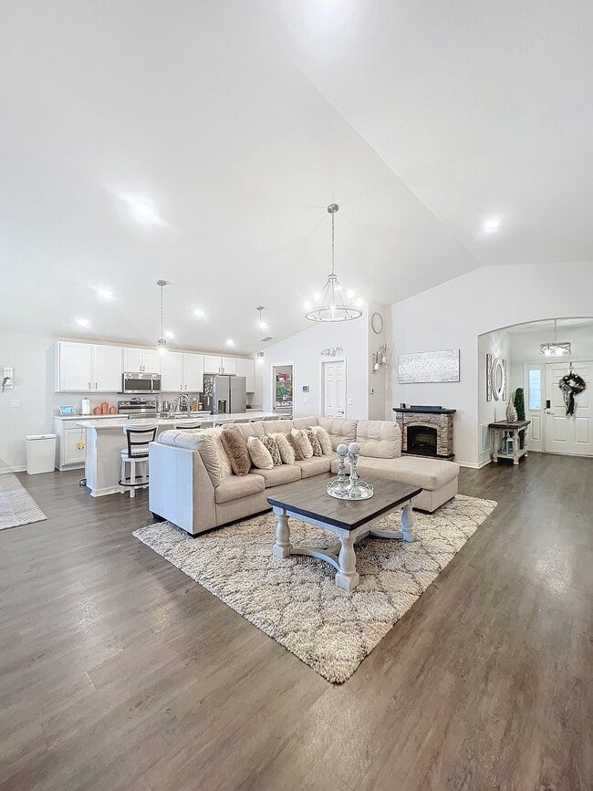 Building Photo - Dexter St