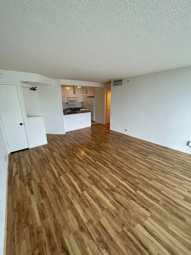 Foto del edificio - 1 Bed 1 Bath 1 Parking Gorgeous Views 33rd Floor in Honolulu Park Place!!!
