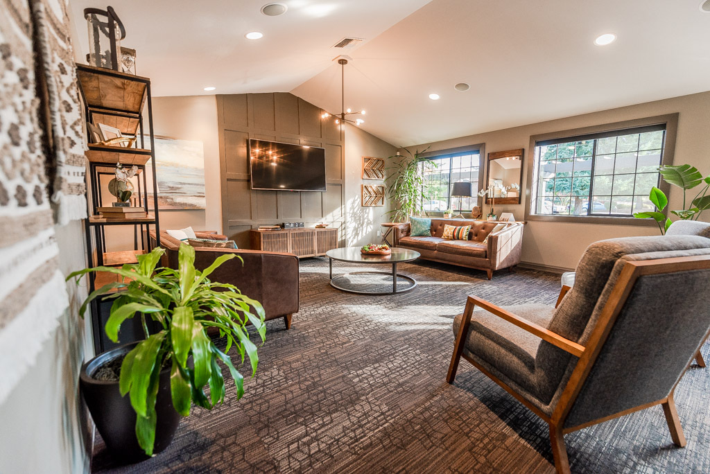 Tacoma Apartments - The Lodge at Madrona Apartments - Casa club - The Lodge at Madrona