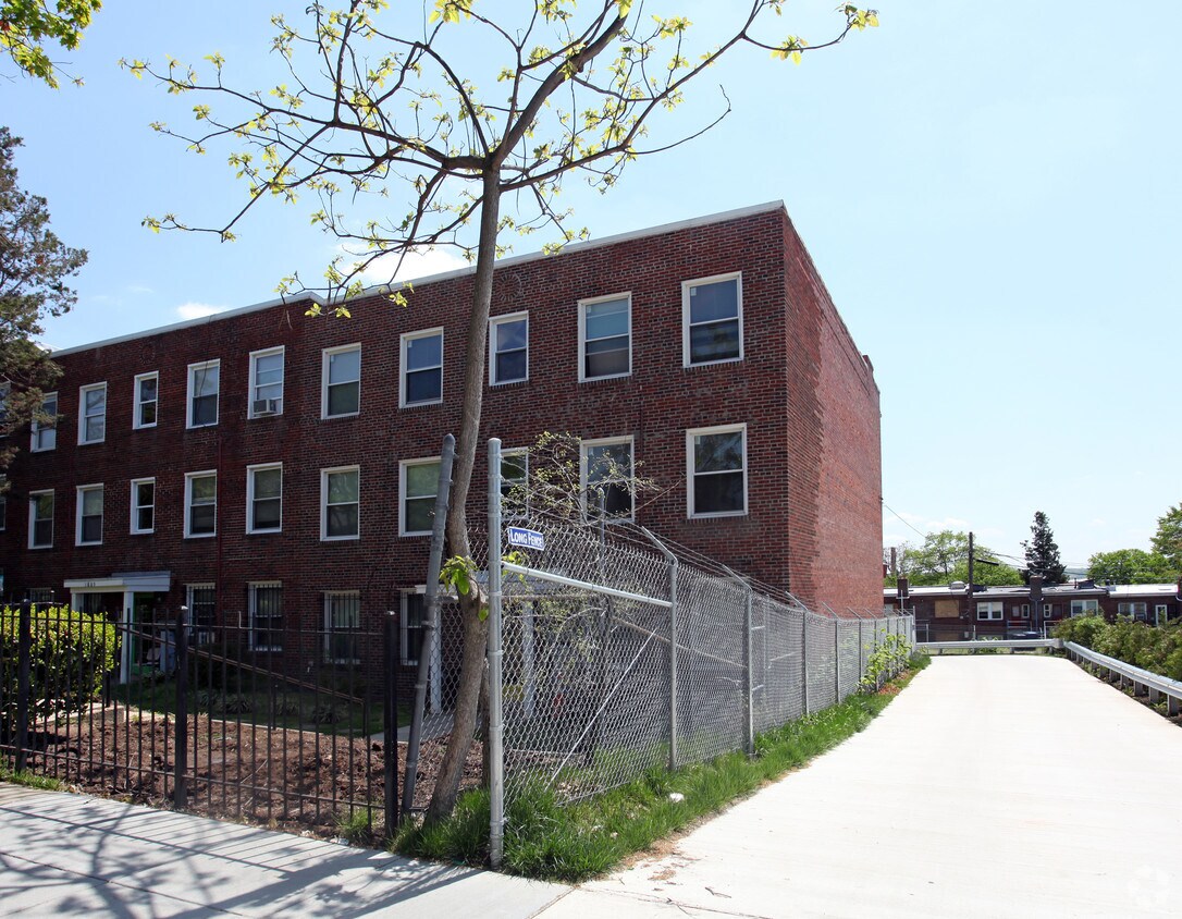Foto del edificio - 1801 Maryland Ave NE