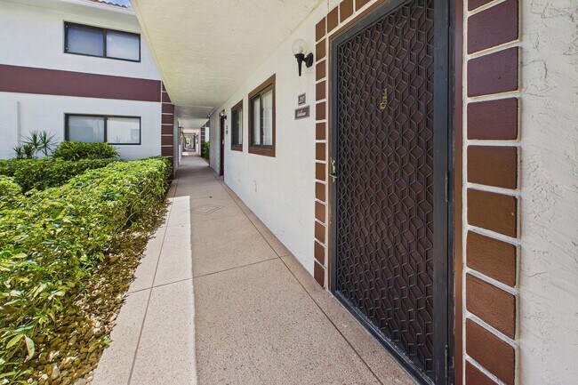 Foto del edificio - 15451 Pembridge Dr
