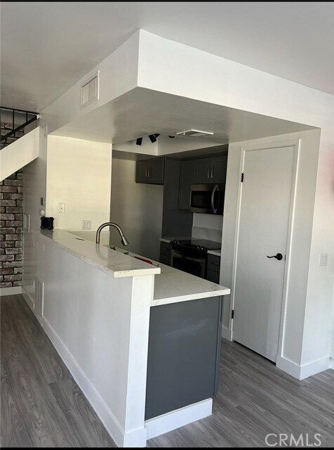 Foto del edificio - 1301 W 8th St