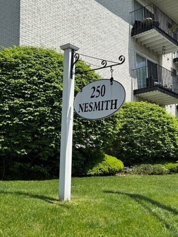 Building Photo - 250 Nesmith St