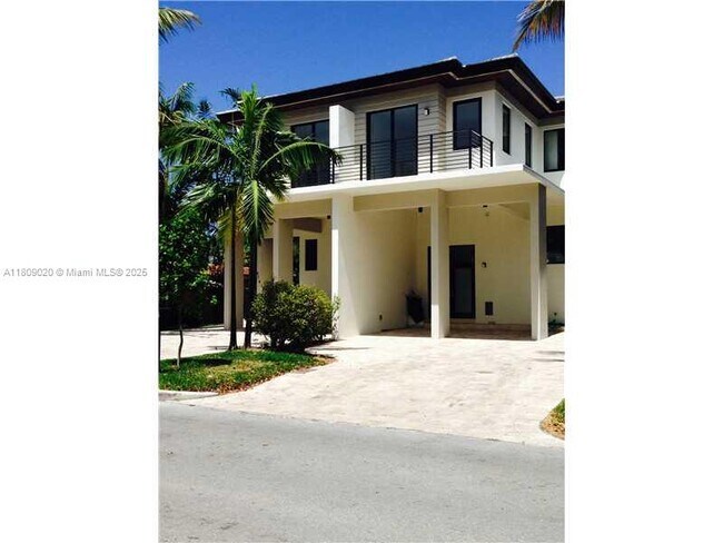 Foto del edificio - 472 Fernwood Rd