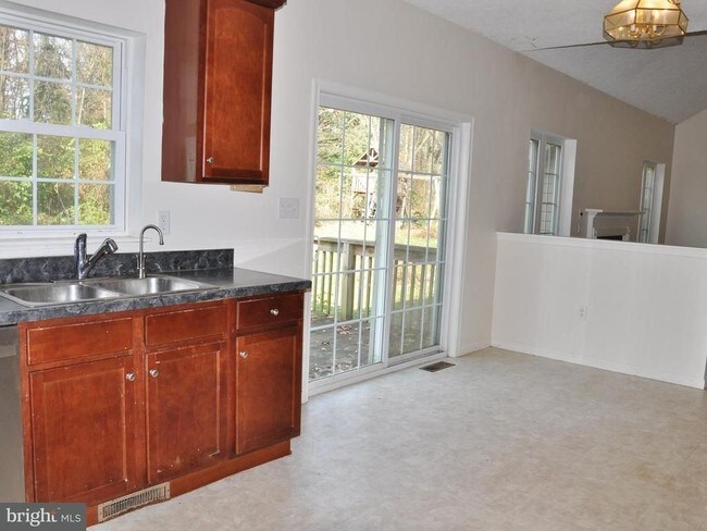 Building Photo - 4 br, 2.5 bath House - 21 MCCULLOUGH DRIVE