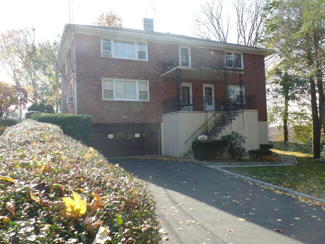 Building Photo - 74 Byram Terrace Dr