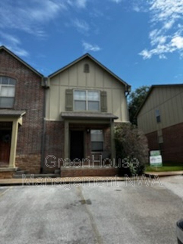 Building Photo - 2210 Karrington Ridge