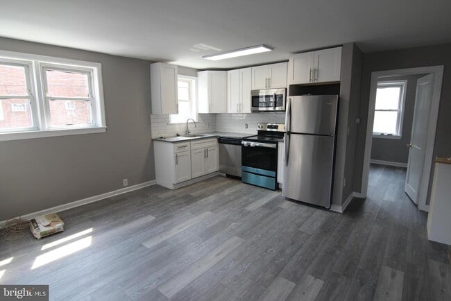 Building Photo - 411 Grove St