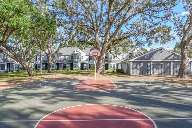 Building Photo - Wellington Woods