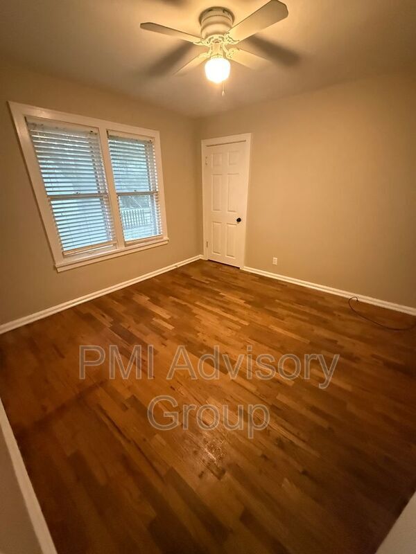 Foto del edificio - 715 SW Wayne Ave