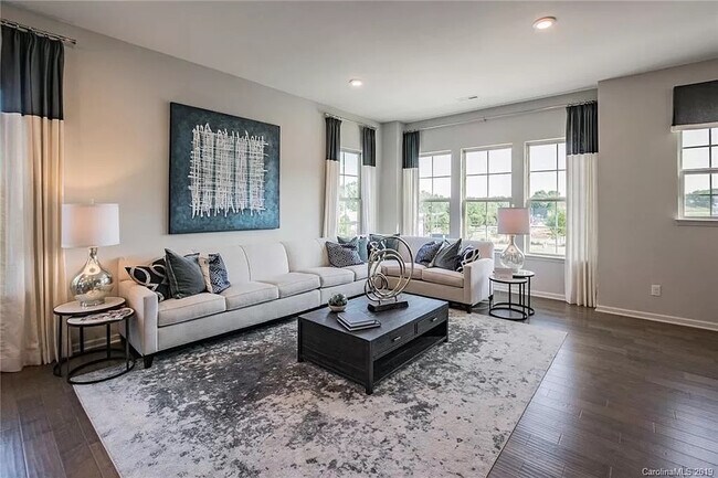 Foto del edificio - Room in Townhome on Ainslie Downs St