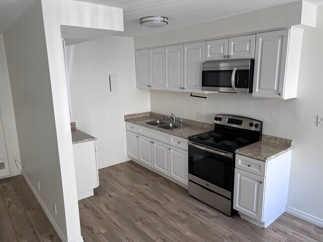 Cocina actualizada - 324 E Santa Anita Ave