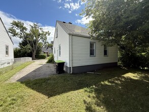 Building Photo - 182 Crystal Lake Dr