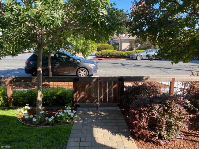 Foto del edificio - 2 br, 2.5 bath House - 701 2nd Ave Unit 1