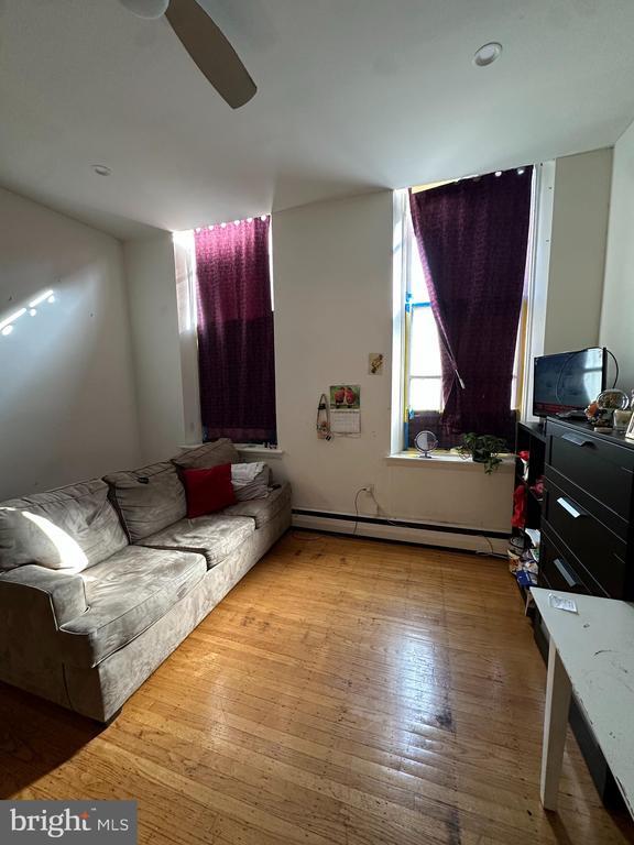 Foto del edificio - 322 S 11th St