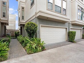 Building Photo - 625 Hartman St