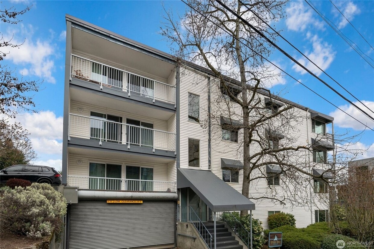 Primary Photo - Union Bay Condo 2 bed/1 bath